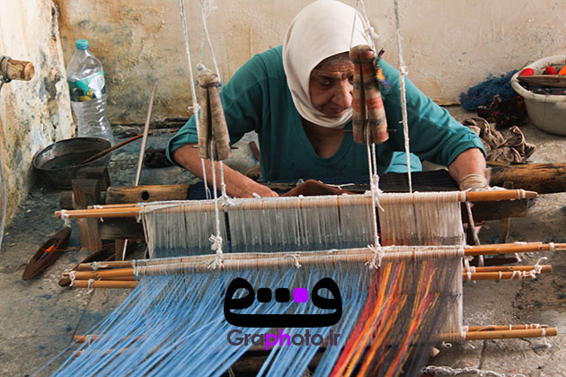 عکس زن قالی باف
